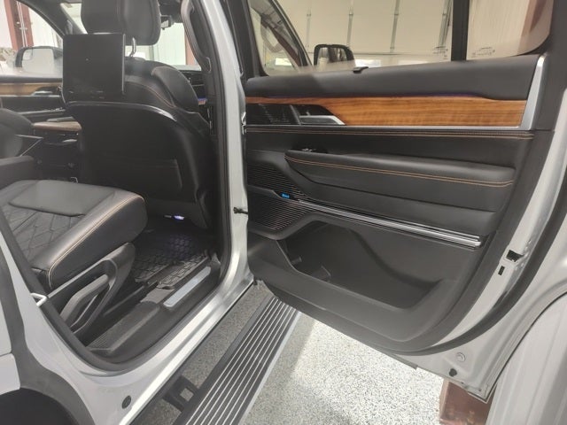 2023 Jeep Grand Wagoneer Series III