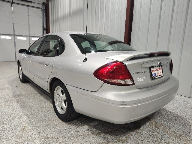 2005 Ford Taurus SE