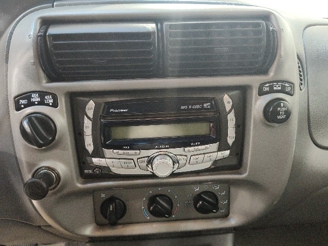 2004 Ford Explorer Sport Trac XLT