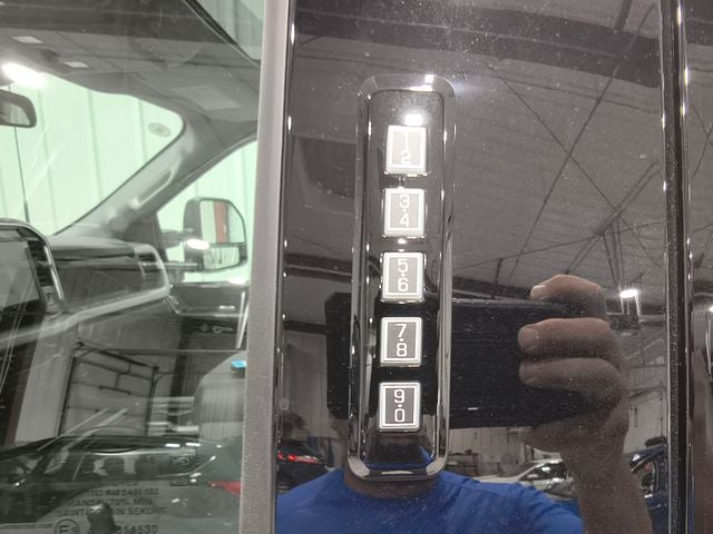2027 Ford F-350SD XLT