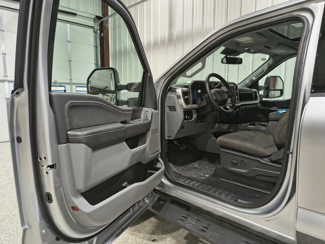 2027 Ford F-350SD XLT
