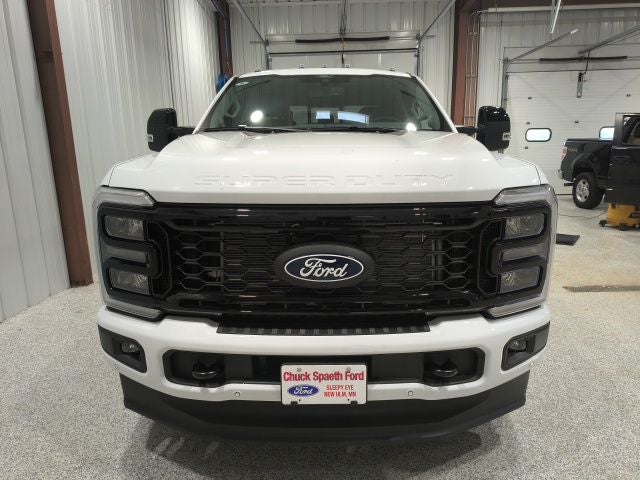2027 Ford F-350SD Lariat