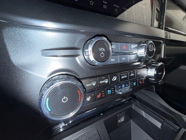 2027 Ford F-350SD Lariat