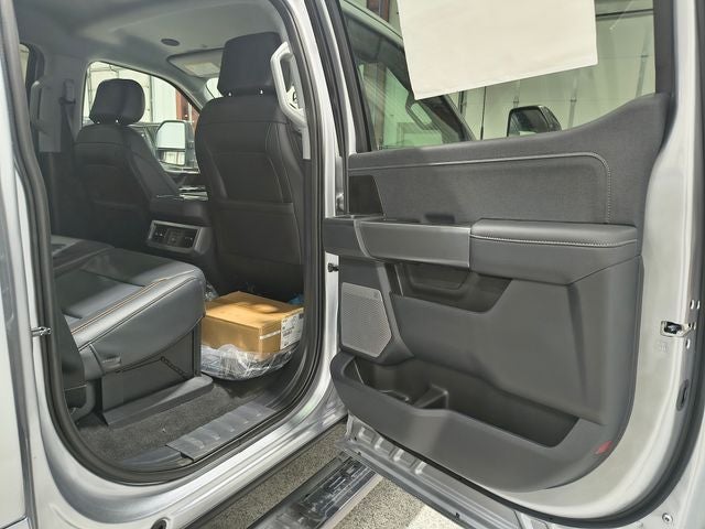 2027 Ford F-350SD Lariat