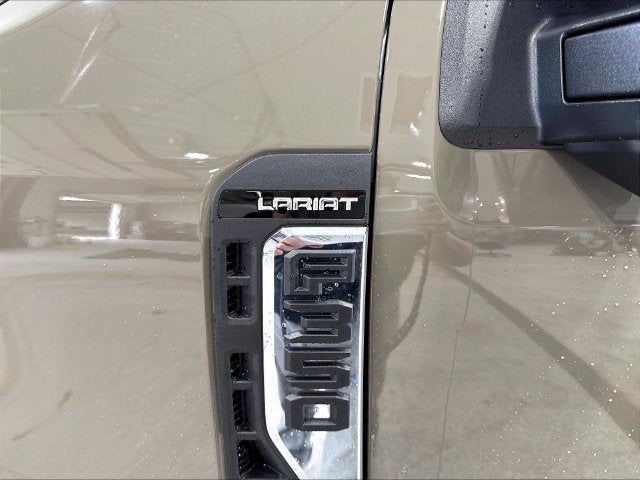 2027 Ford F-350SD Lariat