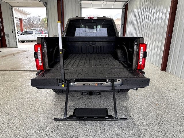 2027 Ford F-350SD Lariat