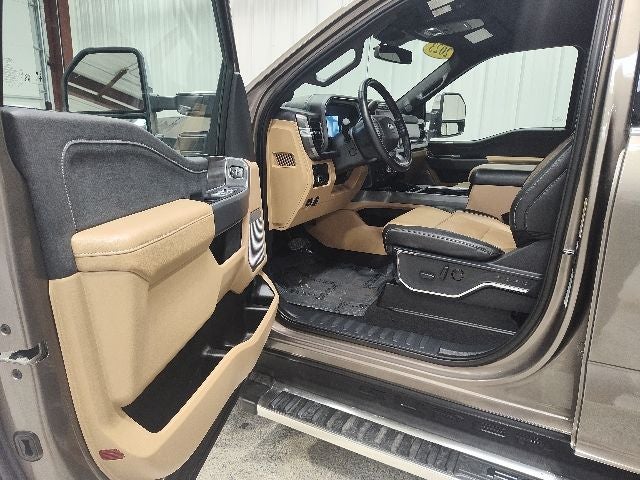 2023 Ford F-350SD Lariat