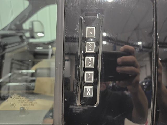 2023 Ford F-350SD Lariat