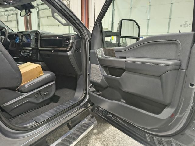 2026 Ford F-350SD Lariat DRW