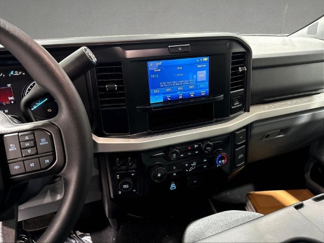 2027 Ford F-350SD XLT