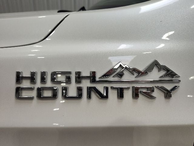2023 Chevrolet Suburban High Country