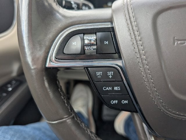 2017 Lincoln Continental Select