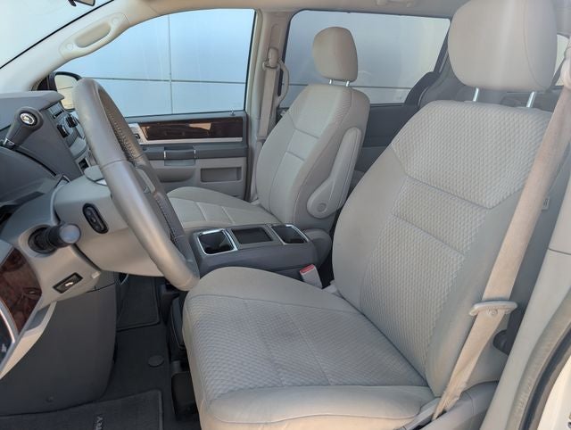 2010 Chrysler Town & Country Touring