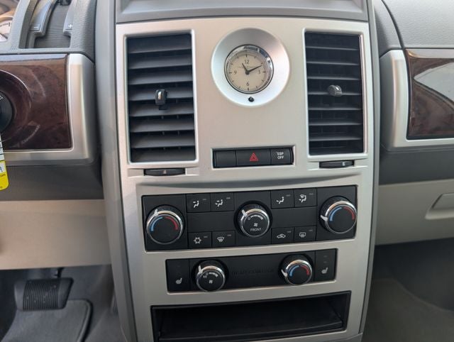 2010 Chrysler Town & Country Touring