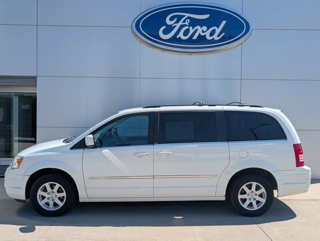 2010 Chrysler Town & Country Touring