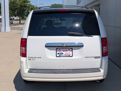 2010 Chrysler Town & Country Touring