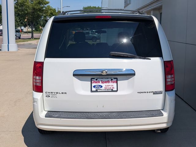 2010 Chrysler Town & Country Touring