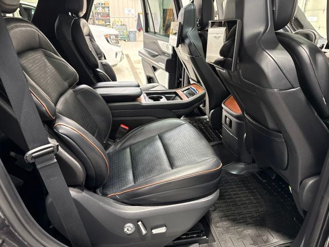 2025 Lincoln Navigator Black Label